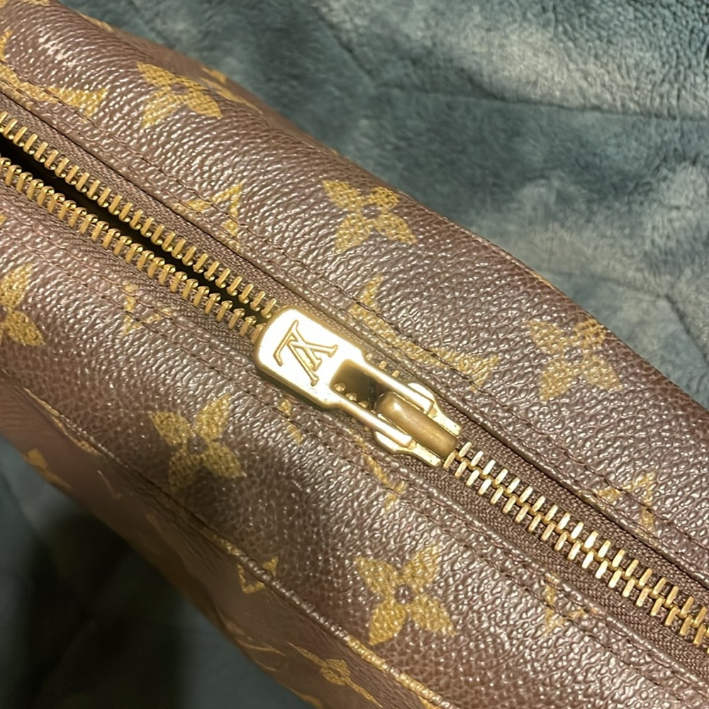 Louis Vuitton Monogram Trousse Toilette 28 - Picture 5 of 10
